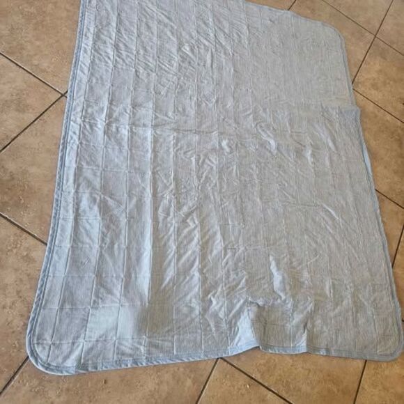 Brookfield Home Cooling Blanket Throw 60" X 70" Blue Couch Throw - Picture 1 of 4